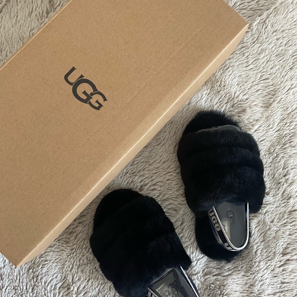 **BRAND NEW** TODDLER UGG FLUFF YEAH SLIPPERS